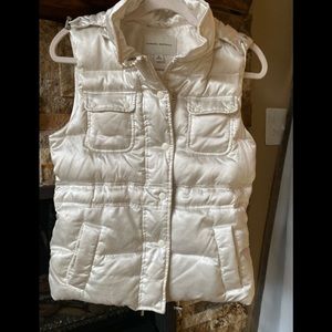 Banana Republic  ivory vest S 5 removable hood